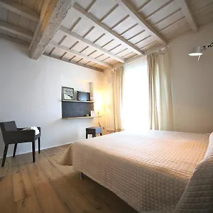 Bed & Breakfast 32 Camerecaffe Italy